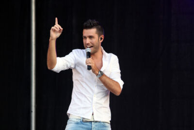 Maarten Cox @ Vlaanderen Zingt in Maasmechelen, picture 6, photographed by Heidi Elen - FrontView Magazine