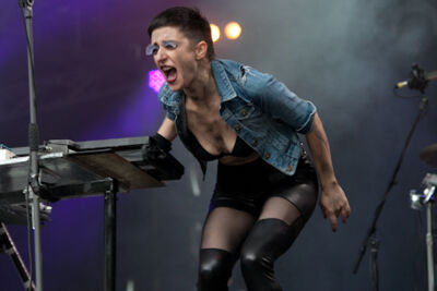 IAMX @ Les Ardentes, foto 6, foto's door Nick De Gregorio - FrontView Magazine