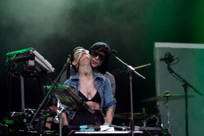 IAMX @ Les Ardentes, foto 10, foto's door Nick De Gregorio - FrontView Magazine