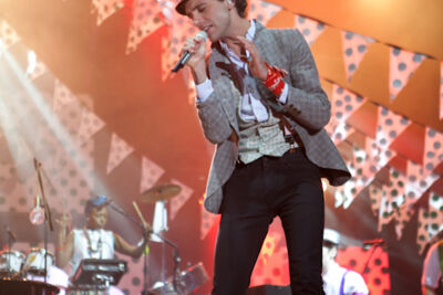 Mika @ Les Ardentes, picture 1, photographed by Nick De Gregorio - FrontView Magazine