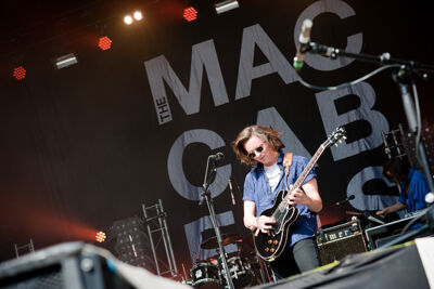 The Maccabees @ Les Ardentes, picture 5, photographed by FrontView Magazine
