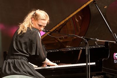An Pierle Les Ardentes 2013, picture 6, photographed by Philippe Janssens - FrontView Magazine