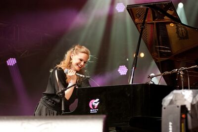 An Pierle Les Ardentes 2013, picture 12, photographed by Philippe Janssens - FrontView Magazine