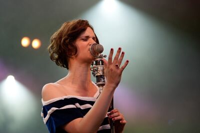 Hooverphonic Les Ardentes 2013, picture 26, photographed by Philippe Janssens - FrontView Magazine