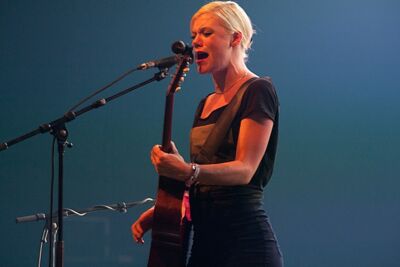Trixie Whitley Les Ardentes 2013, picture 14, photographed by Philippe Janssens - FrontView Magazine