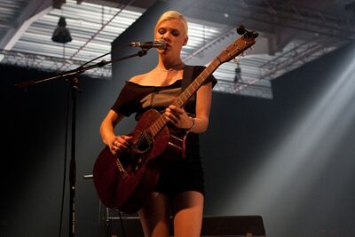 Trixie Whitley Les Ardentes 2013, picture 18, photographed by Philippe Janssens - FrontView Magazine