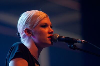 Trixie Whitley Les Ardentes 2013, picture 19, photographed by Philippe Janssens - FrontView Magazine