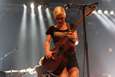 Trixie Whitley Les Ardentes 2013, picture 21, photographed by Philippe Janssens - FrontView Magazine