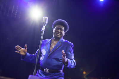 Charles Bradley and his Extraordinaires @ Dour 2013, picture 12, photographed by Dorien Goetschalckx - FrontView Magazine