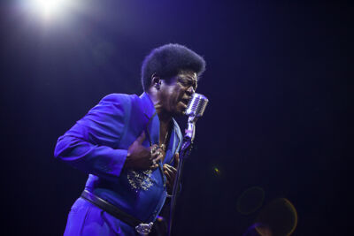 Charles Bradley and his Extraordinaires @ Dour 2013, picture 17, photographed by Dorien Goetschalckx - FrontView Magazine