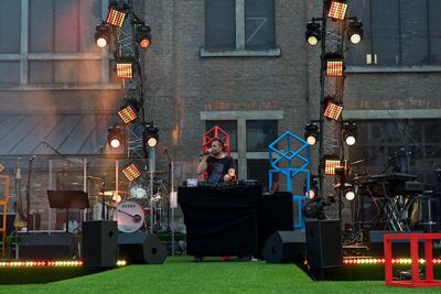 Vlaanderen Muziekland - Opwarming DJ Dimitri @ Haacht, picture 12, photographed by James Van Roosbroeck - FrontView Magazine