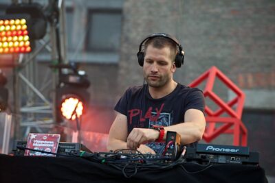 Vlaanderen Muziekland - Opwarming DJ Dimitri @ Haacht, picture 23, photographed by James Van Roosbroeck - FrontView Magazine