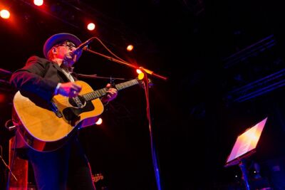 Elvis Costello @ 013 Tilburg, picture 4, photographed by Edwin Houdevelt - FrontView Magazine