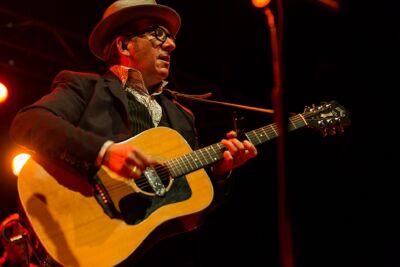 Elvis Costello @ 013 Tilburg, picture 9, photographed by Edwin Houdevelt - FrontView Magazine