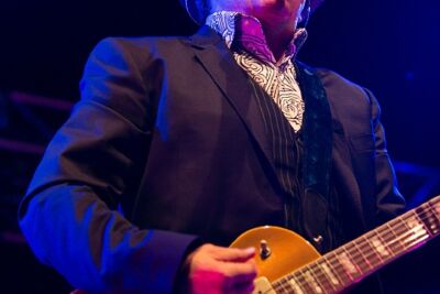 Elvis Costello @ 013 Tilburg, picture 17, photographed by Edwin Houdevelt - FrontView Magazine