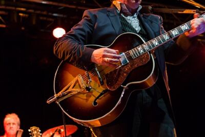 Elvis Costello @ 013 Tilburg, picture 18, photographed by Edwin Houdevelt - FrontView Magazine
