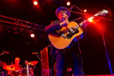 Elvis Costello @ 013 Tilburg, picture 20, photographed by Edwin Houdevelt - FrontView Magazine
