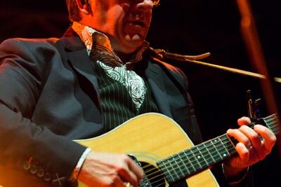 Elvis Costello @ 013 Tilburg, picture 27, photographed by Edwin Houdevelt - FrontView Magazine