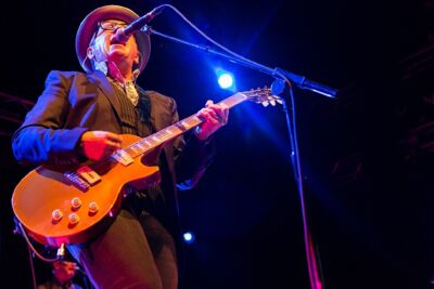 Elvis Costello @ 013 Tilburg, picture 28, photographed by Edwin Houdevelt - FrontView Magazine