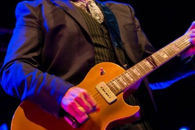 Elvis Costello @ 013 Tilburg, picture 31, photographed by Edwin Houdevelt - FrontView Magazine