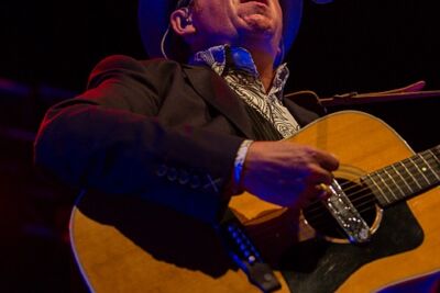 Elvis Costello @ 013 Tilburg, picture 44, photographed by Edwin Houdevelt - FrontView Magazine