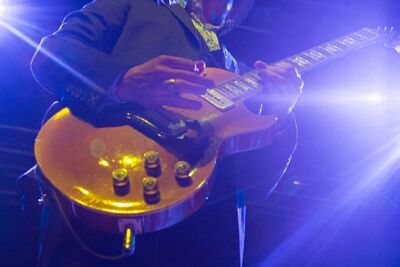 Elvis Costello @ 013 Tilburg, picture 48, photographed by Edwin Houdevelt - FrontView Magazine
