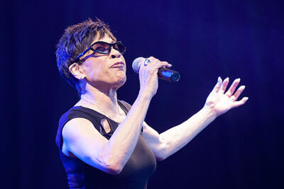 Bettye LaVette @ Blues Peer 2013, picture 11, photographed by Jurgen Aerts - FrontView Magazine