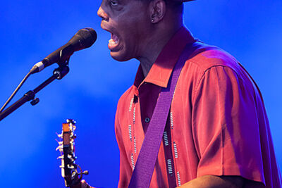 Eric Bibb @ Blues Peer 2013, picture 3, photographed by Jurgen Aerts - FrontView Magazine