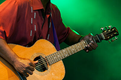 Eric Bibb @ Blues Peer 2013, picture 8, photographed by Jurgen Aerts - FrontView Magazine
