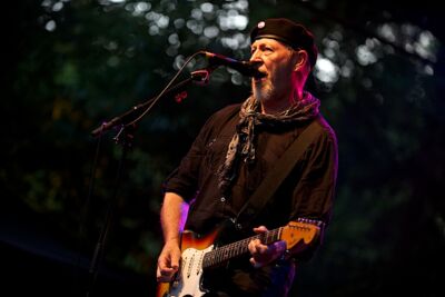 Richard Thompson @ OLT Rivierenhof, picture 5, photographed by James Van Roosbroeck - FrontView Magazine