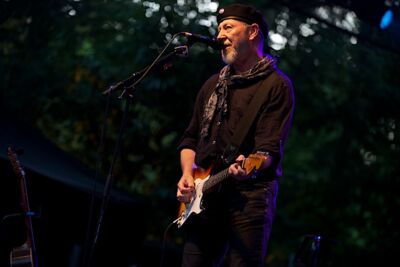 Richard Thompson @ OLT Rivierenhof, picture 8, photographed by James Van Roosbroeck - FrontView Magazine