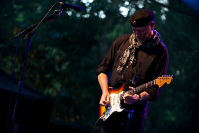 Richard Thompson @ OLT Rivierenhof, picture 9, photographed by James Van Roosbroeck - FrontView Magazine