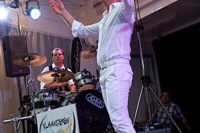 Wim Leys & @ Fundum - Vlaanderen Zingt @ Bornem, picture 9, photographed by James Van Roosbroeck - FrontView Magazine