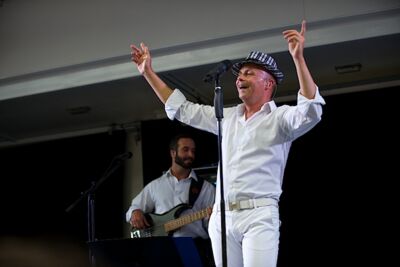 Wim Leys & @ Fundum - Vlaanderen Zingt @ Bornem, picture 14, photographed by James Van Roosbroeck - FrontView Magazine