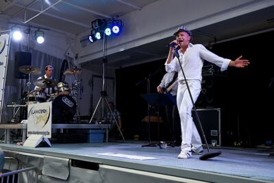 Wim Leys & @ Fundum - Vlaanderen Zingt @ Bornem, picture 19, photographed by James Van Roosbroeck - FrontView Magazine