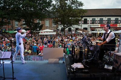 Wim Leys & @ Fundum - Vlaanderen Zingt @ Bornem, picture 24, photographed by James Van Roosbroeck - FrontView Magazine