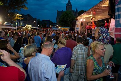 Vlaanderen zingt - Sfeerbeelden @ Bornem, picture 9, photographed by James Van Roosbroeck - FrontView Magazine