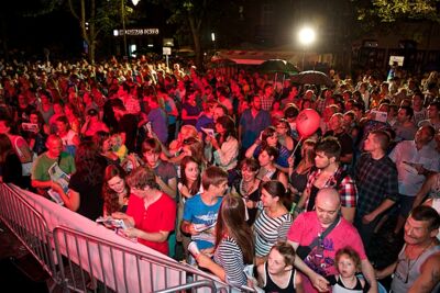 Vlaanderen zingt - Sfeerbeelden @ Bornem, picture 15, photographed by James Van Roosbroeck - FrontView Magazine