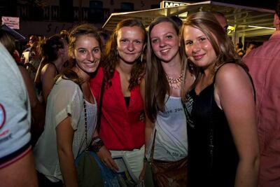 Vlaanderen zingt - Sfeerbeelden @ Bornem, picture 44, photographed by James Van Roosbroeck - FrontView Magazine