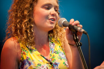 Eva De Roovere Dranouter 2013, foto 8, foto's door Devid Camerlynck - FrontView Magazine