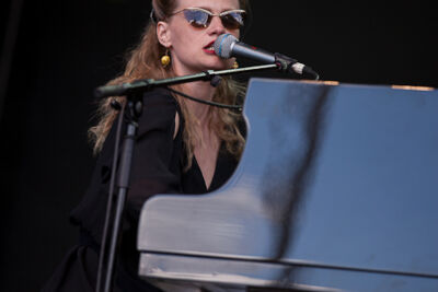An Pierle @ Ronquières Festival 2013, picture 1, photographed by Dorien Goetschalckx - FrontView Magazine