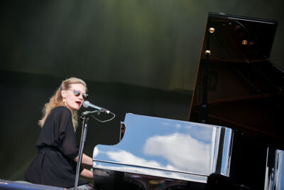 An Pierle @ Ronquières Festival 2013, picture 2, photographed by Dorien Goetschalckx - FrontView Magazine