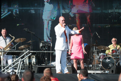 Devos & Lemmes @ Antwerpen Zingt 2013, picture 4, photographed by Youri Vanlommel - FrontView Magazine