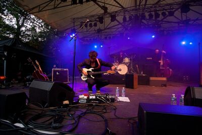 Dez Mona Openluchttheater Rivierenhof, picture 15, photographed by Philippe Janssens - FrontView Magazine