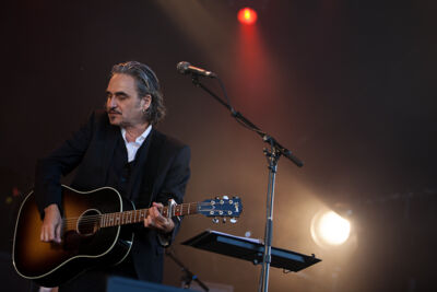 Stephan Eicher @ Ronquières Festival 2013, picture 9, photographed by Dorien Goetschalckx - FrontView Magazine