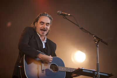 Stephan Eicher @ Ronquières Festival 2013, picture 22, photographed by Dorien Goetschalckx - FrontView Magazine
