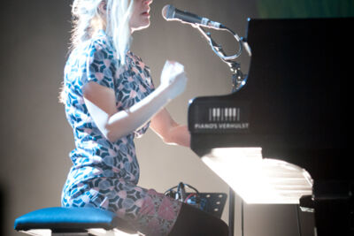 Agnes Obel dranouter 2013, picture 1, photographed by Devid Camerlynck - FrontView Magazine