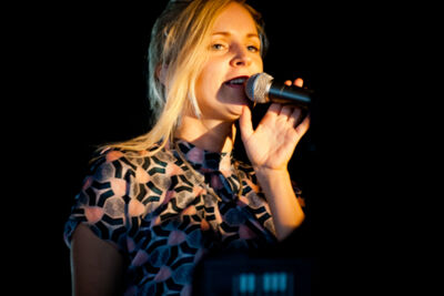 Agnes Obel dranouter 2013, picture 10, photographed by Devid Camerlynck - FrontView Magazine
