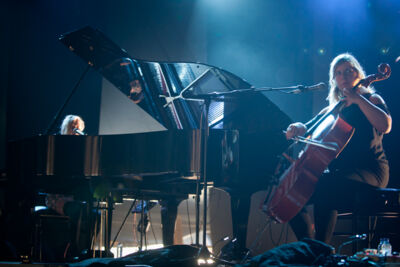Agnes Obel dranouter 2013, picture 11, photographed by Devid Camerlynck - FrontView Magazine