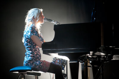 Agnes Obel dranouter 2013, picture 12, photographed by Devid Camerlynck - FrontView Magazine